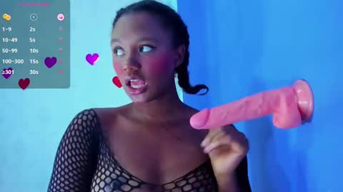 Snapshot of mailyn_er chatting on 02.20.25 Mailyn online show from 02.20.25