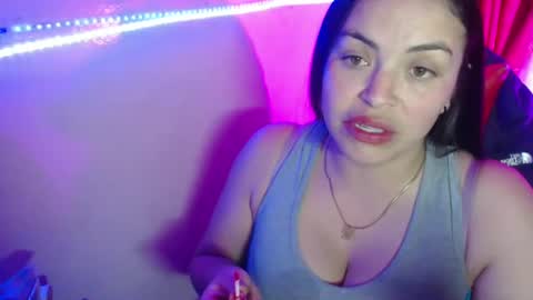 Snapshot of maitte_22 chatting on 12.27.24 Hello friends Im on another account online show from 12.27.24