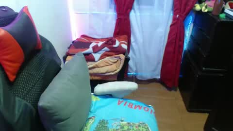 Snapshot of maitte_22 chatting on 02.06.25 Hello friends Im on another account online show from 02.06.25
