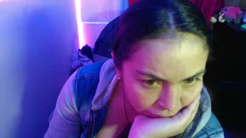 Snapshot of maitte_22 chatting on 02.13.25 Hello friends Im on another account online show from 02.13.25