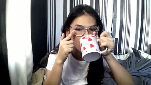 Snapshot of makekeanacum chatting on 03.08.25 SWEET KEANA online show from 03.08.25