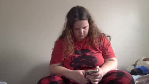 Snapshot of makemesquirt06 chatting on 10.26.25 makemesquirt06 online show from 10.26.25
