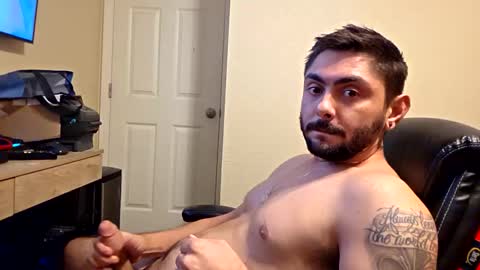 Snapshot of mako4u chatting on 11.28.25 mako4u online show from 11.28.25