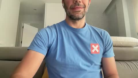 Snapshot of malditodrama chatting on 10.20.25 malditodrama online show from 10.20.25