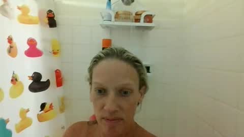 Snapshot of malibumelons chatting on 11.24.25 malibumelons online show from 11.24.25