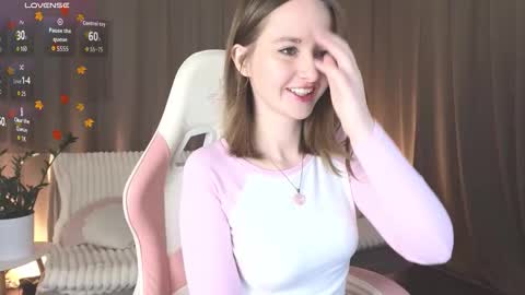 Snapshot of malumeyers chatting on 11.30.25 malumeyers online show from 11.30.25