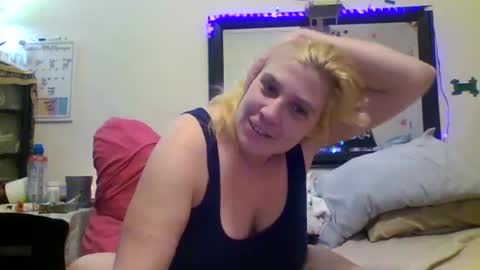 Snapshot of mandilube39 chatting on 02.07.25 mindy22 online show from 02.07.25