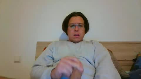 Snapshot of manncr chatting on 10.20.25 manncr online show from 10.20.25