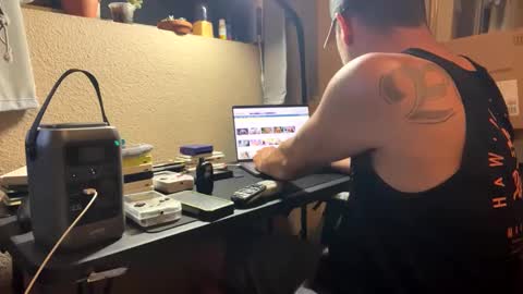 Snapshot of mannymotorz chatting on 09.11.25 mannymotorz online show from 09.11.25