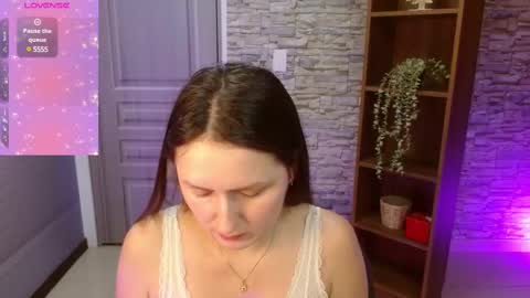 Snapshot of manue_bela chatting on 02.22.25 Angela online show from 02.22.25