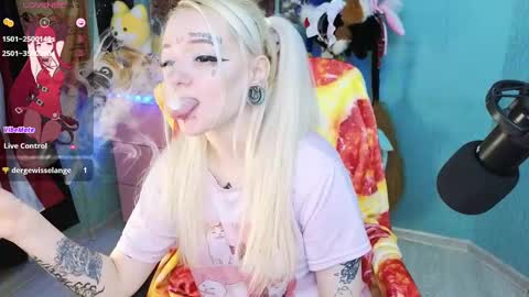 Snapshot of manuela_unicorn chatting on 01.14.25 Manuela online show from 01.14.25