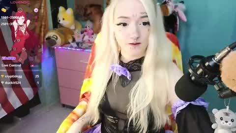 Snapshot of manuela_unicorn chatting on 01.18.25 Manuela online show from 01.18.25