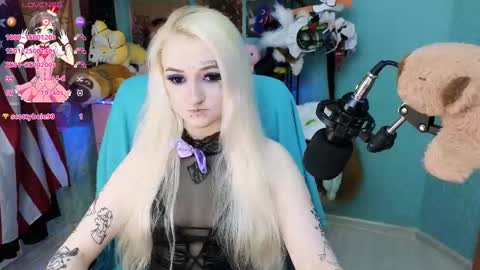 Snapshot of manuela_unicorn chatting on 02.24.25 Manuela online show from 02.24.25