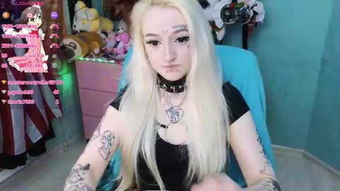 Snapshot of manuela_unicorn chatting on 02.25.25 Manuela online show from 02.25.25