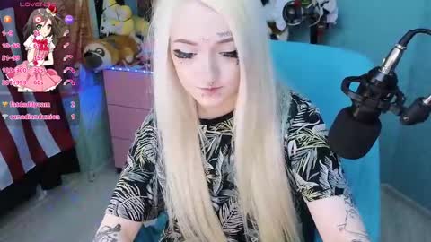 Snapshot of manuela_unicorn chatting on 02.26.25 Manuela online show from 02.26.25