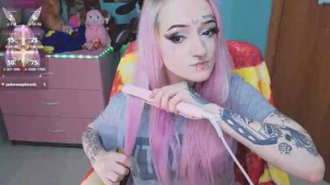 Snapshot of manuela_unicorn chatting on 10.15.25 Manuela online show from 10.15.25