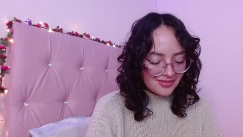 Snapshot of manumeow_ chatting on 01.12.25 Manu online show from 01.12.25