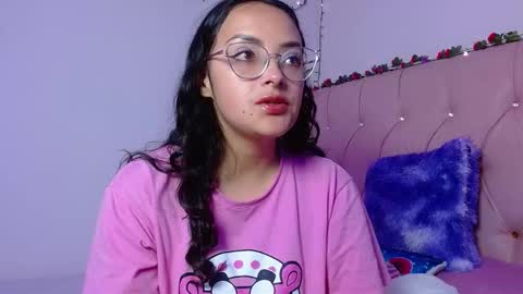 Snapshot of manumeow_ chatting on 12.03.25 Manu online show from 12.03.25