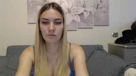 Snapshot of manyamania chatting on 10.08.25 Prosto Maria online show from 10.08.25