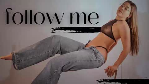 Snapshot of mara_brooks chatting on 02.28.25 Mara online show from 02.28.25