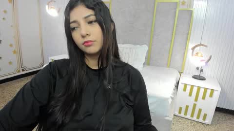 Snapshot of maraluna_ chatting on 09.20.25 Maraluna online show from 09.20.25