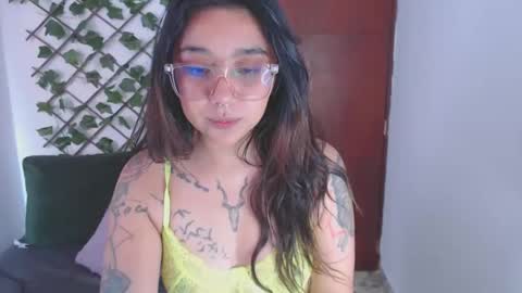 Snapshot of marce_bunny chatting on 09.15.25 Marcela  online show from 09.15.25