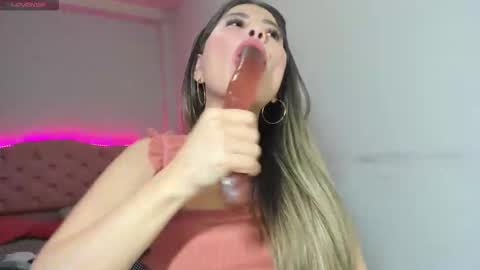 Snapshot of marcela_56 chatting on 09.25.25 marcela_56 online show from 09.25.25