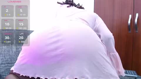 Snapshot of marcelagreyy chatting on 09.19.25 MARCELA  online show from 09.19.25