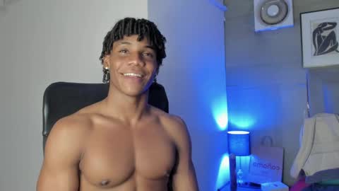 Snapshot of marcelo_dosantos77 chatting on 01.10.25 MARCELO online show from 01.10.25