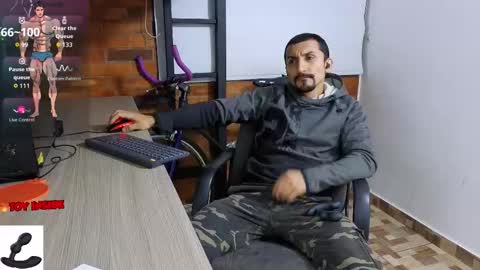 Marck  Independent model  online show from 10.13.25