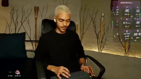 Snapshot of marcusrain_ chatting on 10.21.25 Marcus online show from 10.21.25