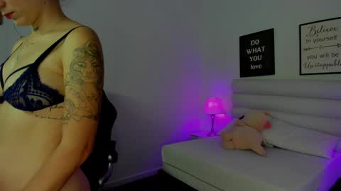 Snapshot of mari_salgado chatting on 12.14.24 mari_salgado online show from 12.14.24