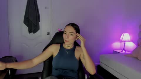 Snapshot of mari_salgado chatting on 12.23.24 mari_salgado online show from 12.23.24