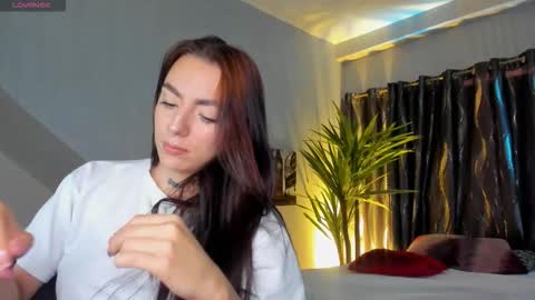 Snapshot of mari_salgado chatting on 09.17.25 mari_salgado online show from 09.17.25