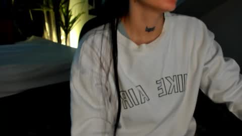 Snapshot of mari_salgado chatting on 10.10.25 mari_salgado online show from 10.10.25