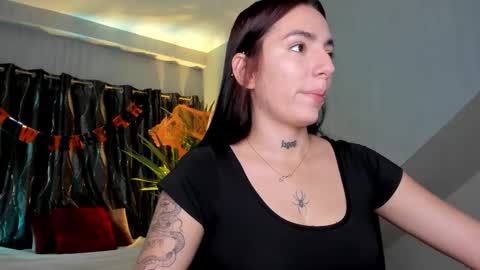 Snapshot of mari_salgado chatting on 10.15.25 mari_salgado online show from 10.15.25