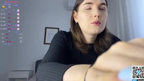 Snapshot of maria_bowie chatting on 12.13.24 Maria online show from 12.13.24