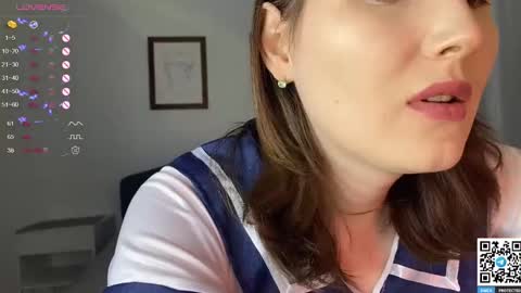 Snapshot of maria_bowie chatting on 12.18.24 Maria online show from 12.18.24