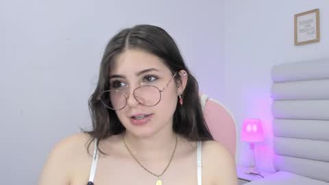 Snapshot of mariam_scott18 chatting on 12.23.24 Mariam online show from 12.23.24