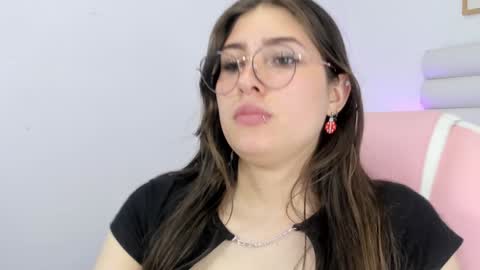 Snapshot of mariam_scott18 chatting on 12.27.24 Mariam online show from 12.27.24