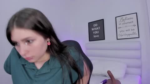 Snapshot of mariam_scott18 chatting on 12.29.24 Mariam online show from 12.29.24