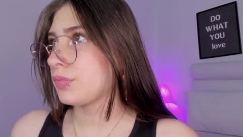 Snapshot of mariam_scott18 chatting on 01.12.25 Mariam online show from 01.12.25