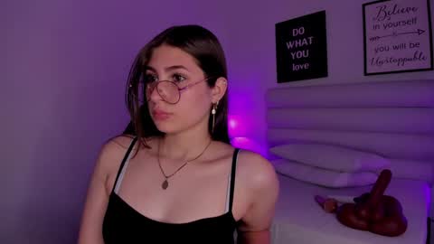 Snapshot of mariam_scott18 chatting on 01.21.25 Mariam online show from 01.21.25