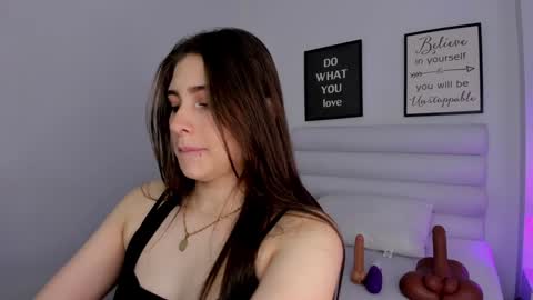 Snapshot of mariam_scott18 chatting on 02.05.25 Mariam online show from 02.05.25