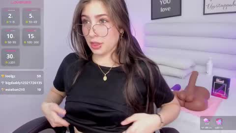Snapshot of mariam_scott18 chatting on 02.21.25 Mariam online show from 02.21.25