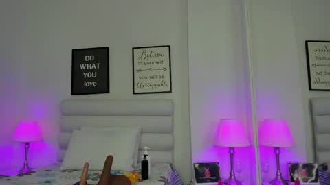 Snapshot of mariam_scott18 chatting on 03.04.25 Mariam online show from 03.04.25