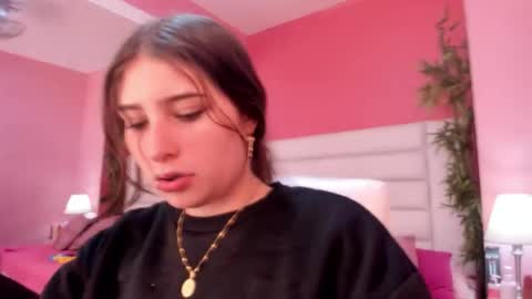 Snapshot of mariam_scott18 chatting on 09.30.25 Mariam online show from 09.30.25