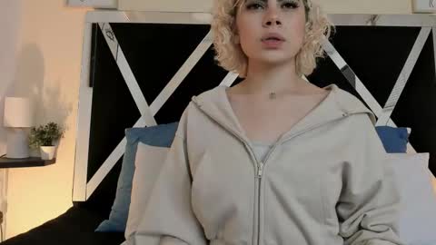 Snapshot of marian_pinzon chatting on 09.21.25 Marian online show from 09.21.25