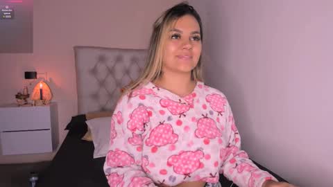 Snapshot of mariana__roe chatting on 02.22.25 Mariana Roe online show from 02.22.25