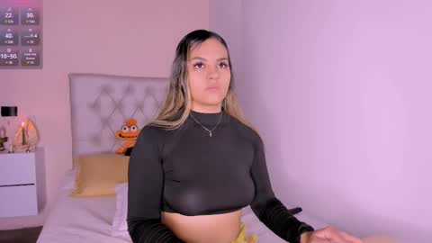 Snapshot of mariana__roe chatting on 03.02.25 Mariana Roe online show from 03.02.25